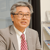 相談に応じる税理士